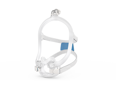 Ein Ausschnitt der ResMed AirFitTM F30i Full Face Maske in der Seitenansicht vor grauem Hintergrund.
