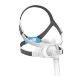 Ein Ausschnitt der AirFit F40 Full Face Maske von ResMed in der Seitenansicht vor weißem Hintergrund.