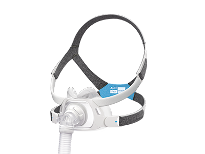 Ein Ausschnitt der ResMed AirFitTM F40 Full Face Maske in der Seitenansicht vor grauem Hintergrund.