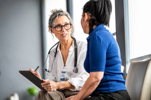  Arztberatung mit Patient