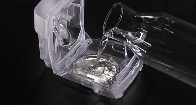  Humidification_filling tub with water_650x350