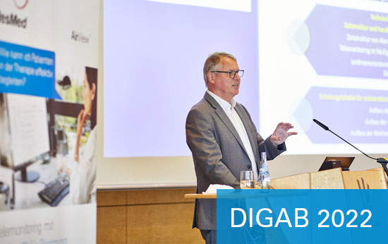 Prof. Dr. Perings beim Vortrag auf dem DIGAB 2022