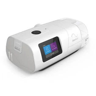 Ein Ausschnitt des adaptiven Servoventilationsgeräts AirCurve 11 ASV PaceWave von der rechten Seite oben.